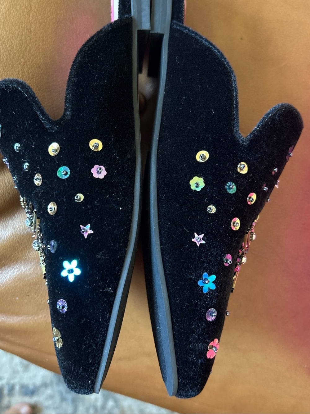 Betsey Johnson Womens Black Solar Jeweled Rhinestone Velvet Mules Flat 8.5M - Picture 3 of 10